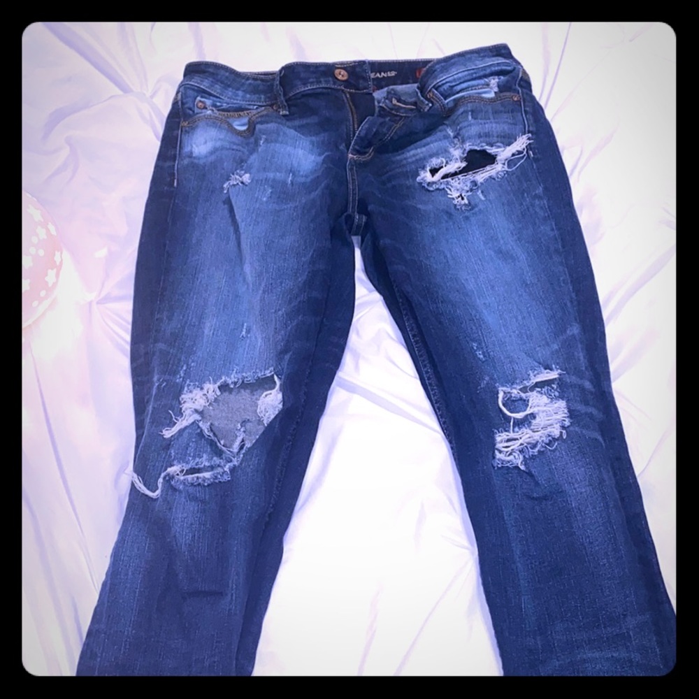 women’s ripped jeans